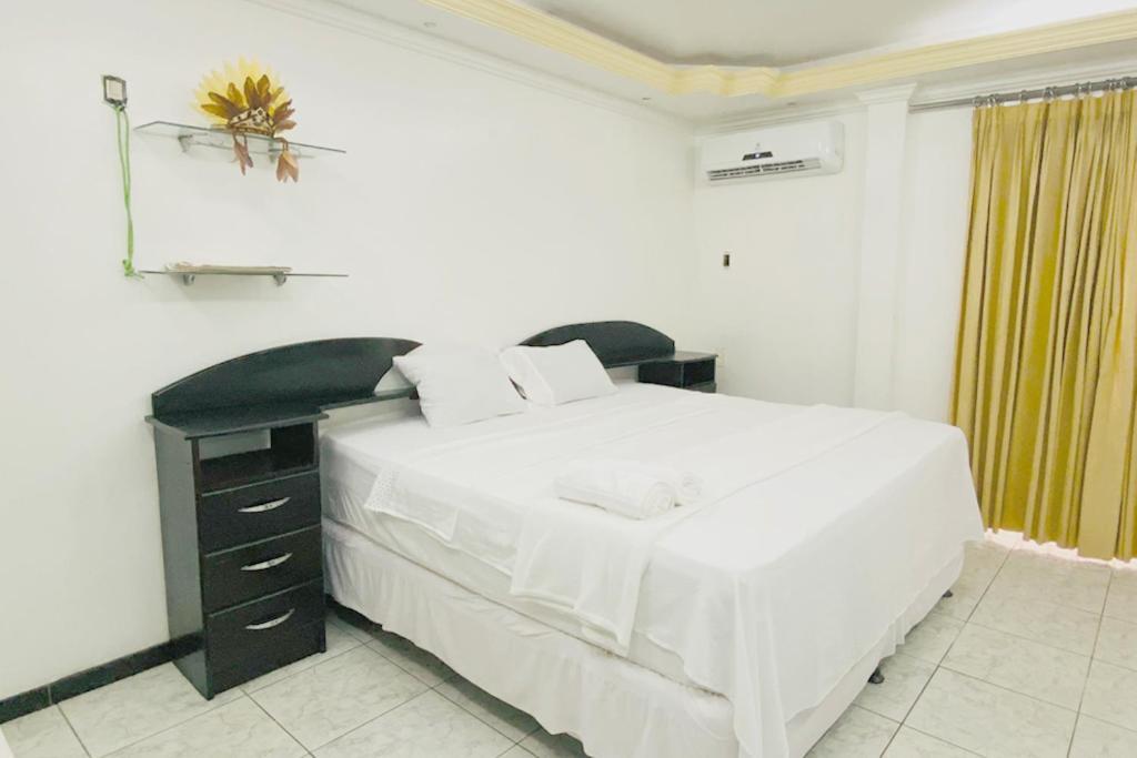 Riverfront Retreat Prime Location Apartment With Stunning Views Of The Rionegro Exterior photo